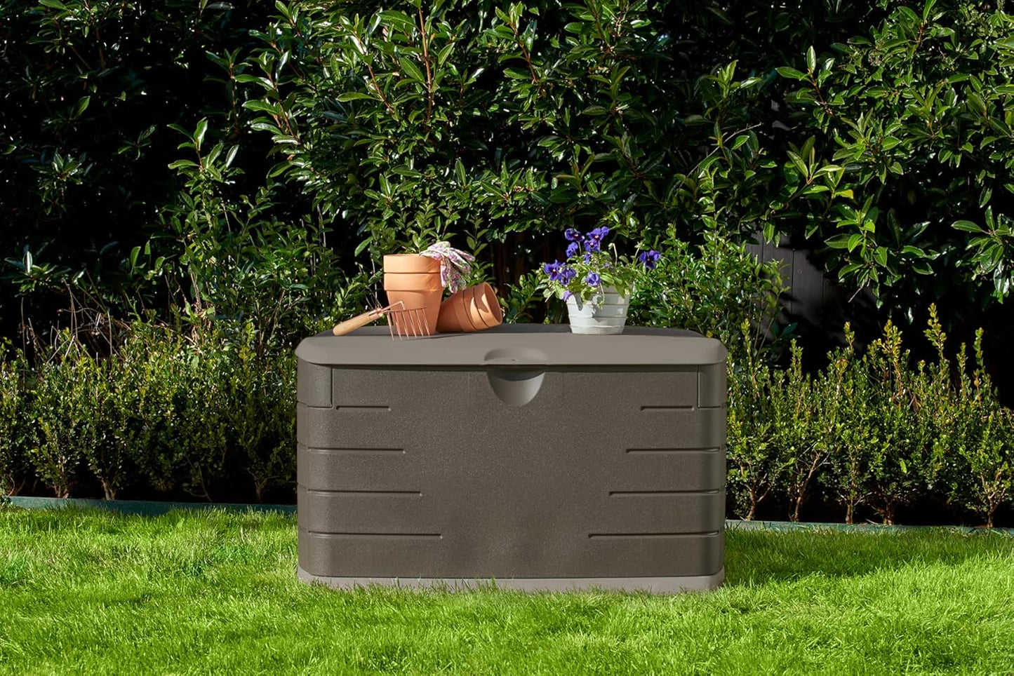 Rubbermaid Medium Resin Outdoor Storage Deck Box (73 Gal), Weather Resistant, Brown, Deck Organization for Home/Backyard/Pool Chemicals/Toys/Garden Tools/Porch/Patio Cushions